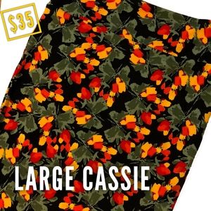[Lularoe] Cassie Pencil Skirt 🛍